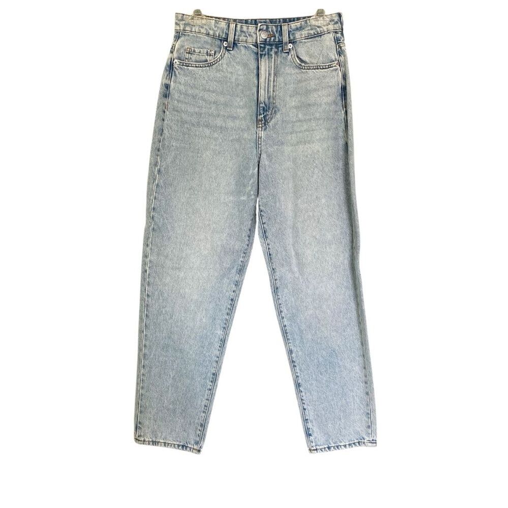 H&M Light Wash Denim Ultra High Waist Loose Fit Mom Jeans Women’s Size 6